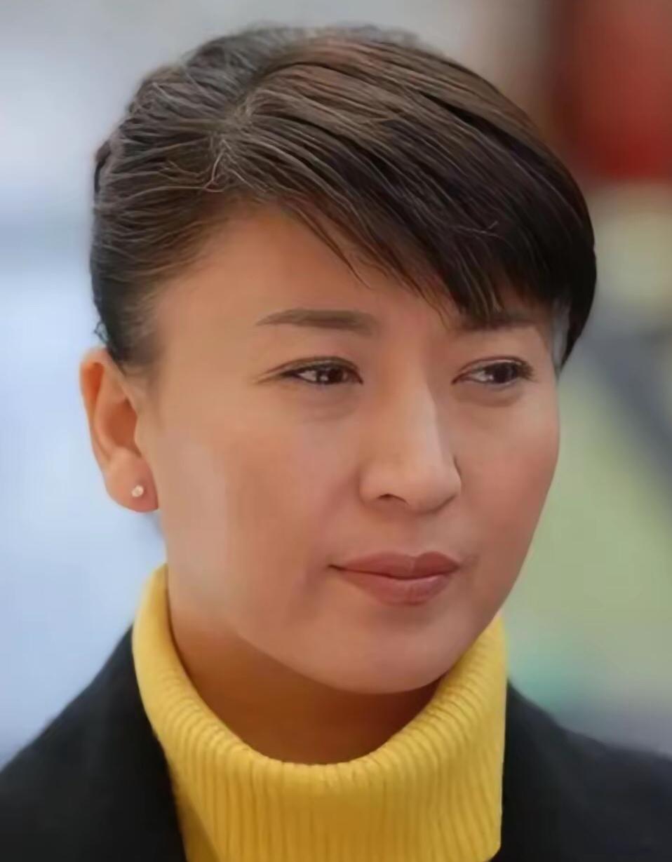 赵本山的否定，对在他旗下成长起来的艺人而言，往往意味着演艺之路的重大转折，闫学晶