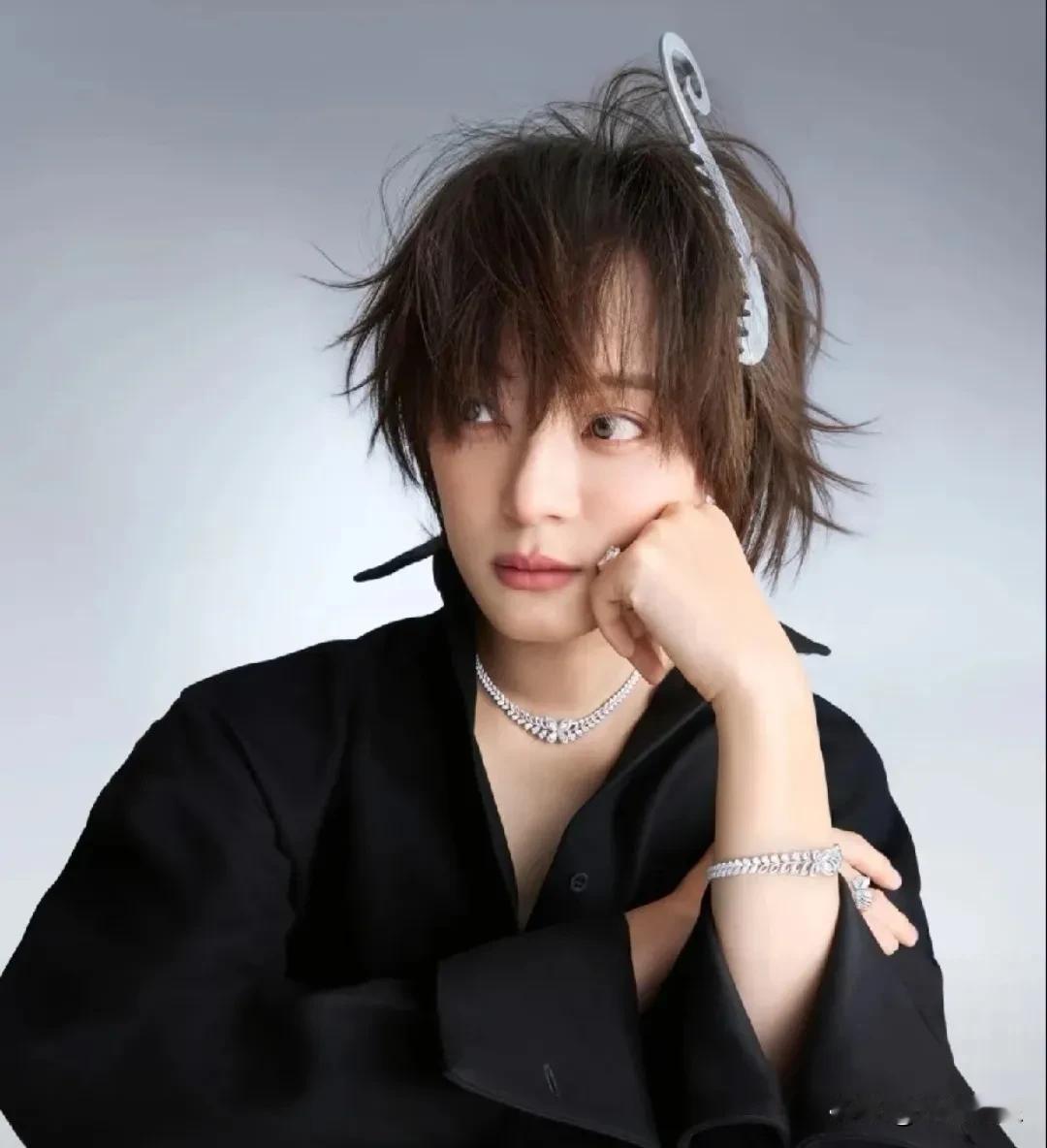 孙俪，骄傲发言！5月30日傍晚，孙俪又凭"凡尔赛式晒娃"冲上热搜第一！在最