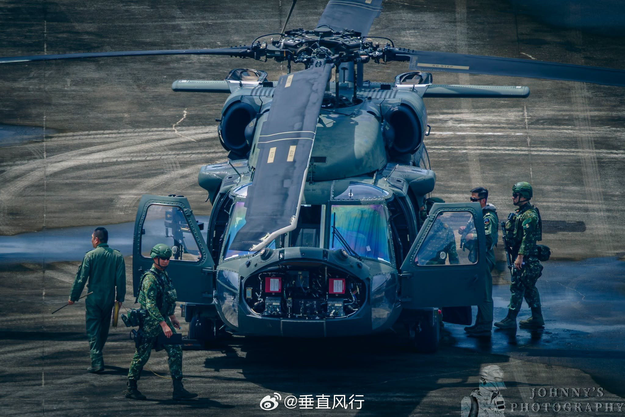台黑鹰揭开雷达罩航空创作计划旋翼视界武器装备​​​