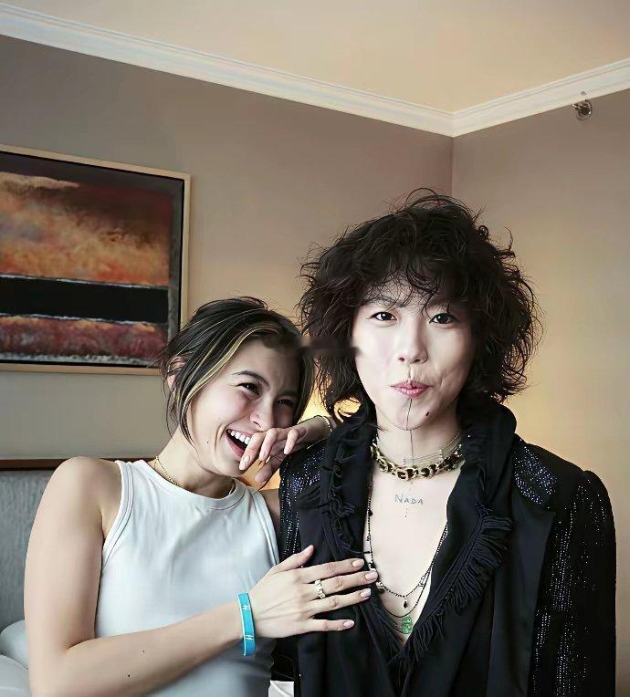 王菲和窦唯的女儿窦靖童第一眼差点没认出来