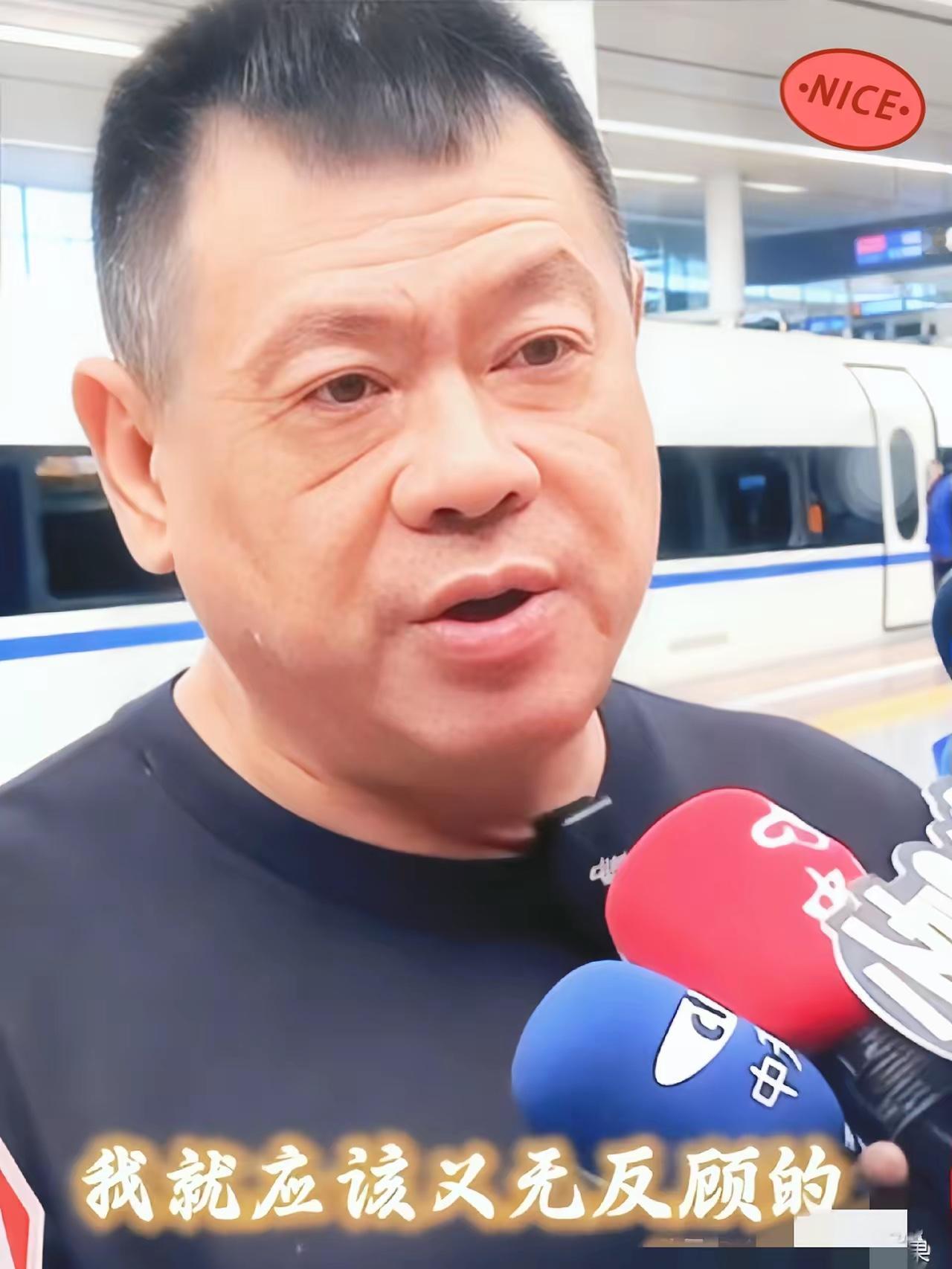 圈里“特殊父子”：孙德荣赴京，这份情太好哭短视频圈的“特殊父子”孙德荣与小鱼