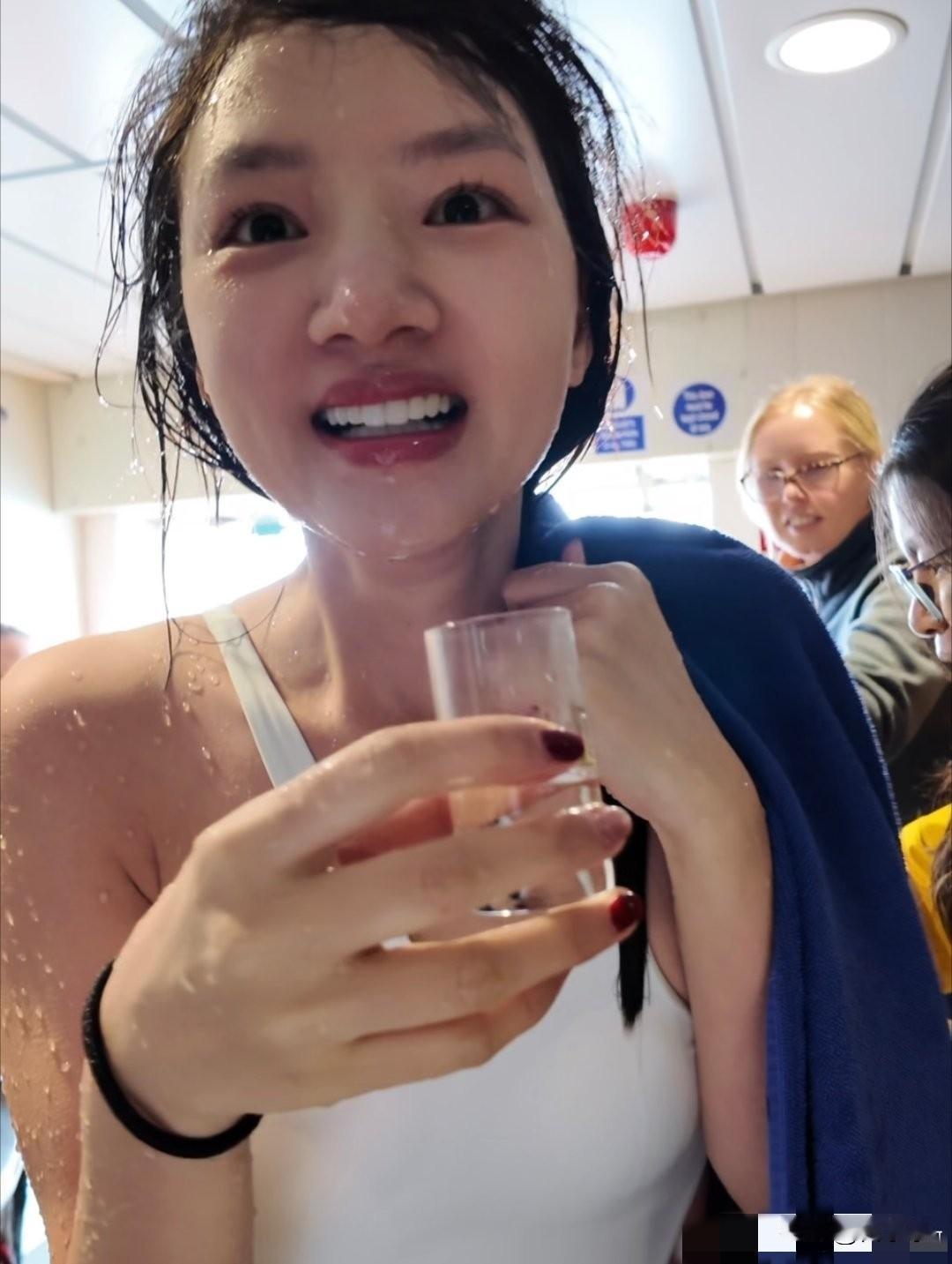 生理期敢跳南极冰海？任敏这波操作太疯狂了！任敏庆生方式也太硬核了！别人发美照，她