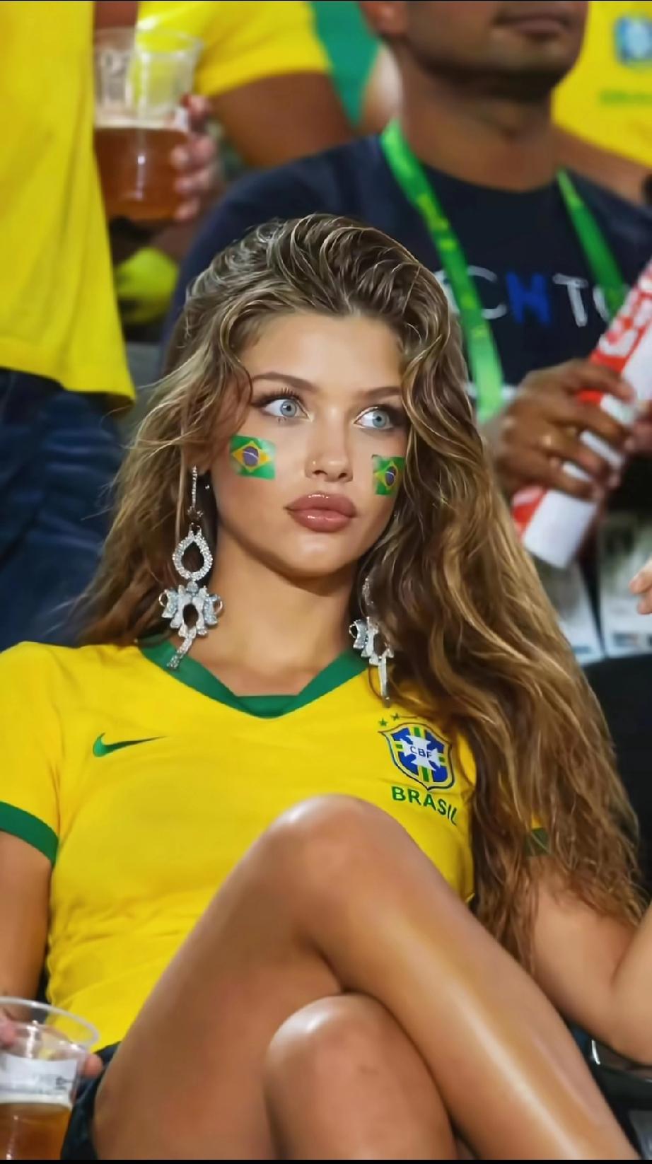 世界杯美女您知道她是哪个国家的么