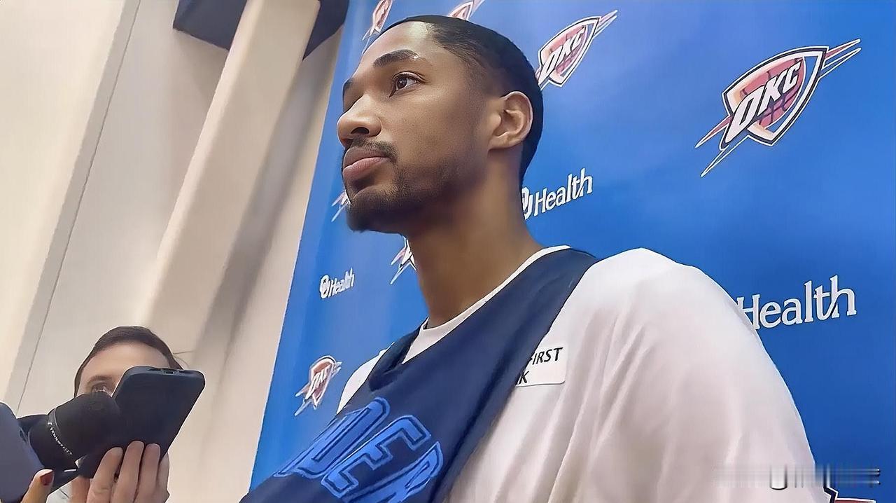 雷霆防守悍将威金斯说出了心里话！今日阿龙-威金斯接受了记者采访，在谈到球队连