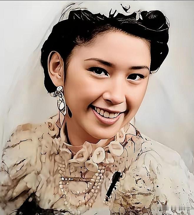 1966年，27岁的胡友松发现这月例假没按时来，就试探着问身旁75岁的丈夫李宗仁