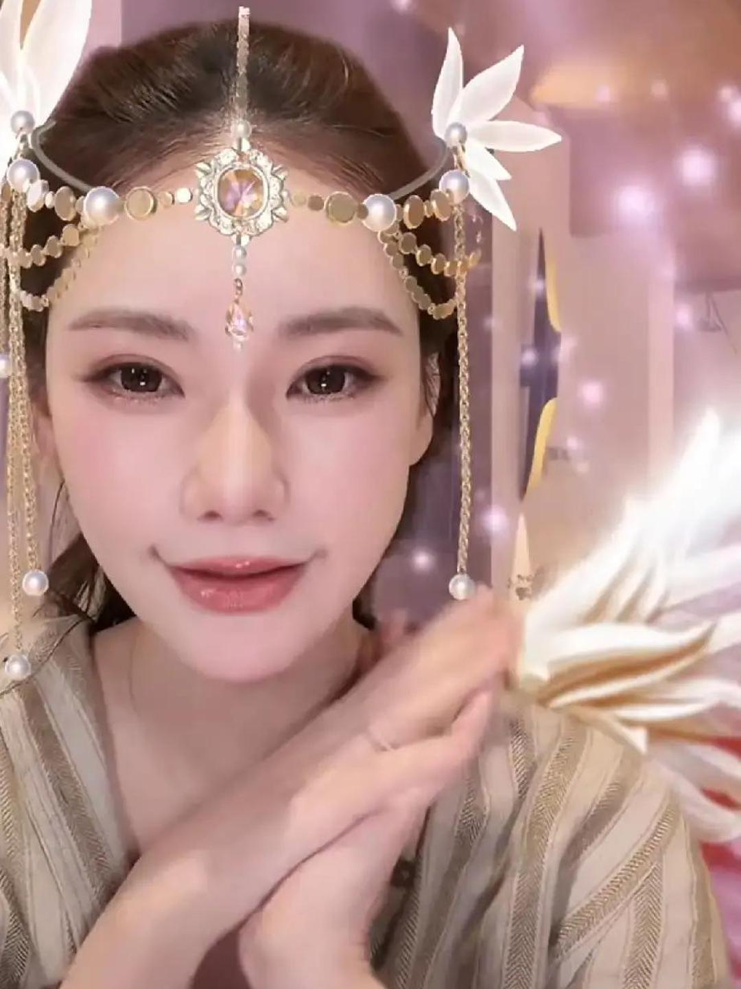 马筱梅开播透露几件事！首先他们没有搬去别墅，因为邻居家现在装修没有那么大动静了