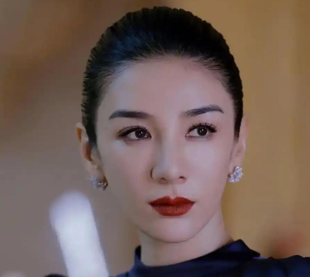 最近，小沈阳的女儿沈佳润NINA在韩国出道，在父母的铺垫下，小火了一把。很快，黄