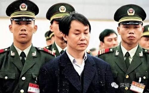 真正让张子强放弃绑架何鸿燊的是二太的哥哥蓝铧缨，而不是崩牙驹。很多人都听过传言