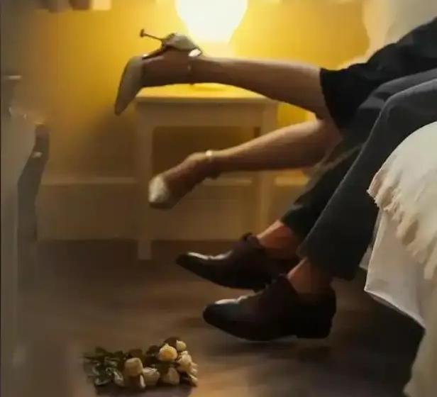 广西，一位66岁的男子竟然出轨女同事，两个人在酒店相欢3个小时。完事后女同事发现