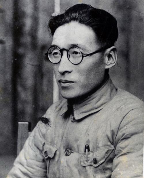 1949年，叛徒徐梦秋去找刘伯承，希望念在他过去有功，给他安排工作，刘伯承就向毛