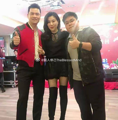 前两天吴镇宇儿子又上热搜了，这种父亲条顺、儿子肥胖的情况还有不少，印度首富家，吕