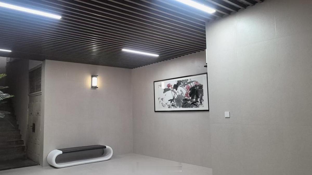 宁波居民众筹改造老楼邻里同心焕新家园宁波鄞州区雍城世家51幢是有13年房龄的居