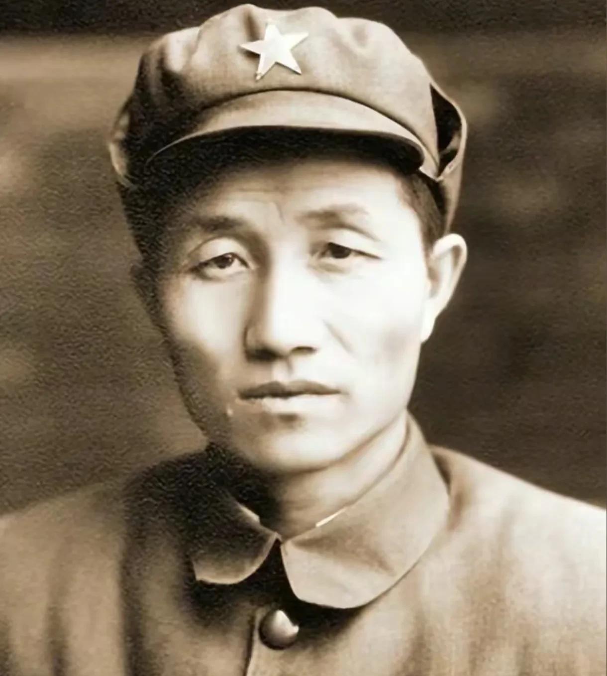 全军大整编的时候，十六个兵团的首任司令员，只有程子华没有授衔。在五五年大授衔的
