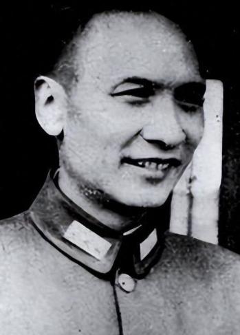 1949年9月，毛人凤拿着一份四百多人的枪决名单让卢汉签字，卢汉拒绝签字，毛人凤