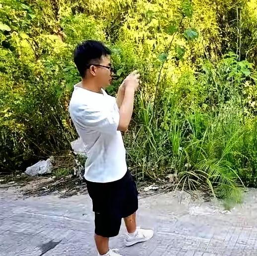 痛心！彭水00后网格员找到了可惜已无力回天今天彭水废墟之下又发现了三位人