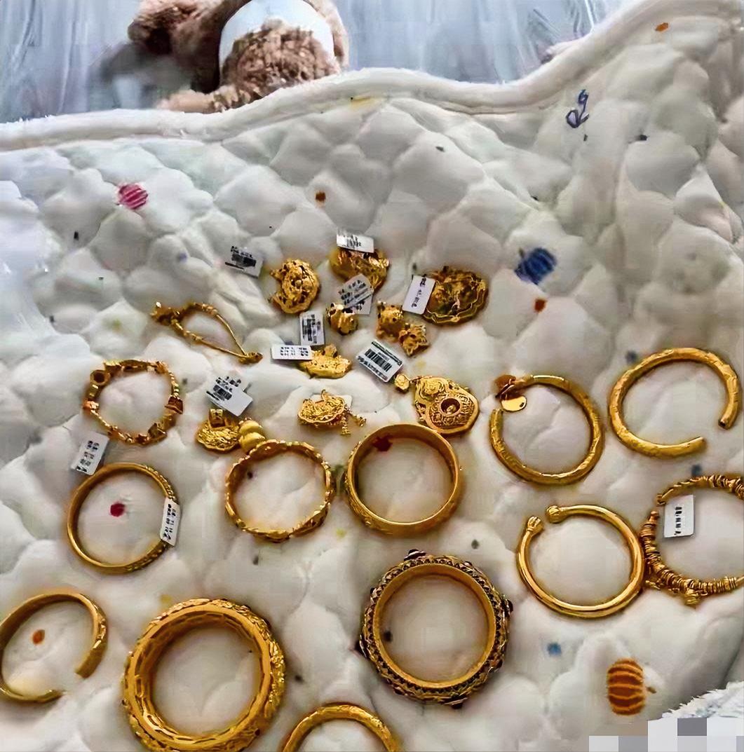 黄金投资的纠结：等1200元/克还是见好就收？一位博主分享了家中颇具戏剧性的