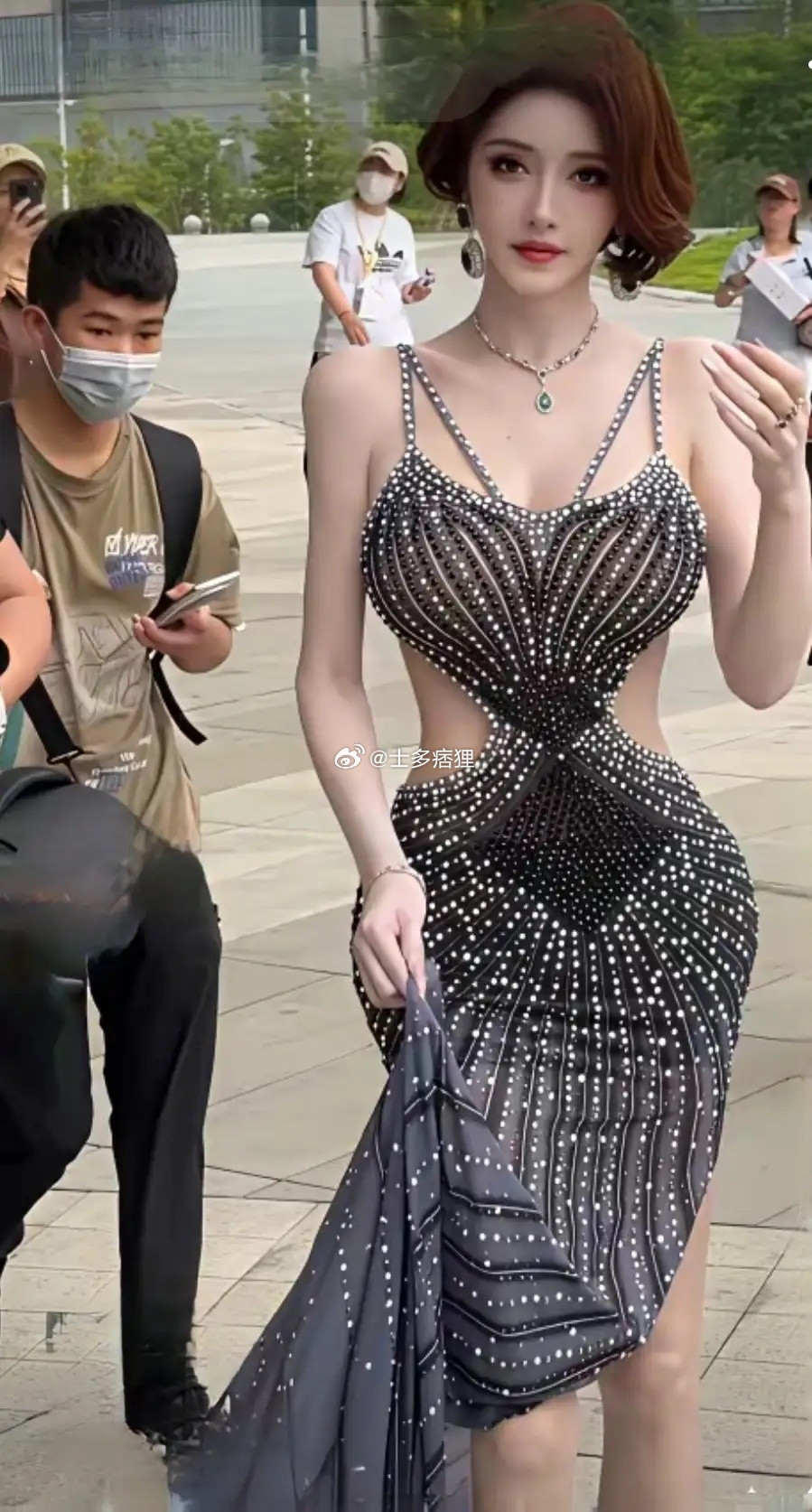 走在大街上，确实是一道靓丽的风景线