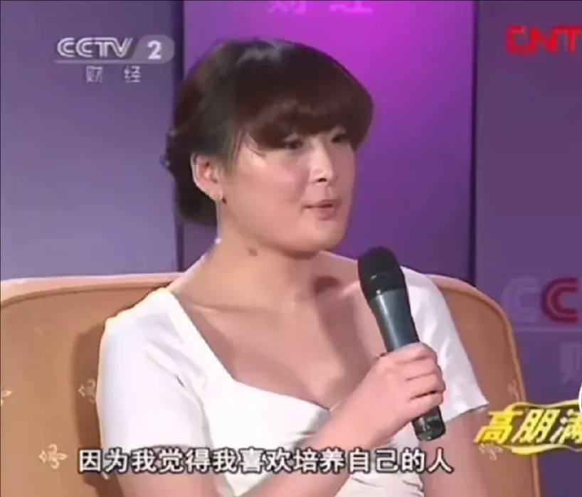 宗馥莉有多记恨她的父亲，从这次访谈就可以看出端倪。只是当时大家都被蒙在鼓里，还以