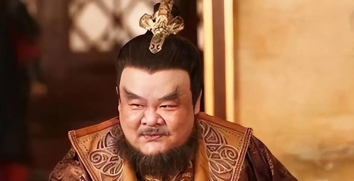 朱温虽然残暴，但是他哥把他养大，等于半个爹，他要是杀他哥就约等于弑父，养大你的大