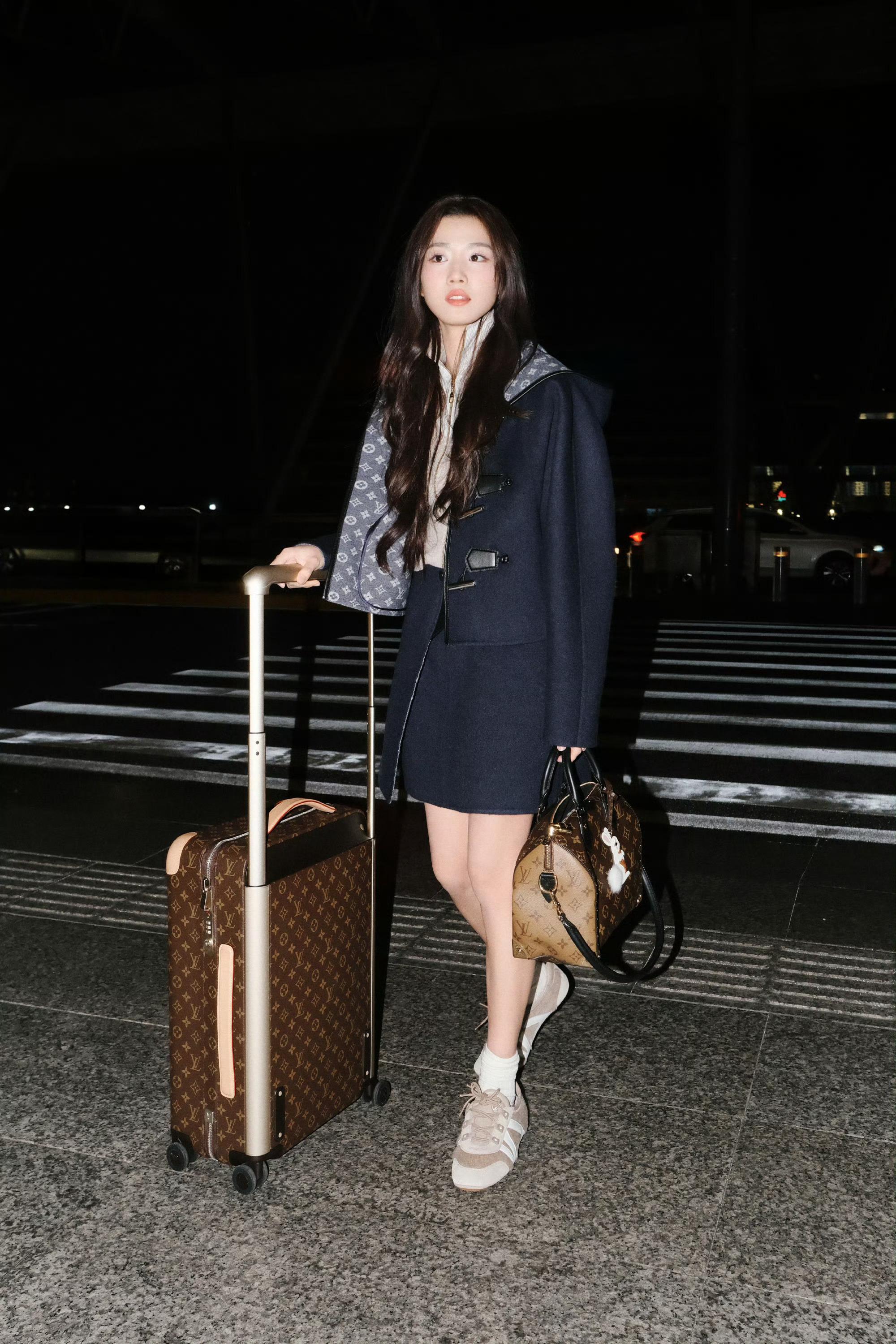 卢昱晓启程光影步履从容，表现力好强啊期待住啦