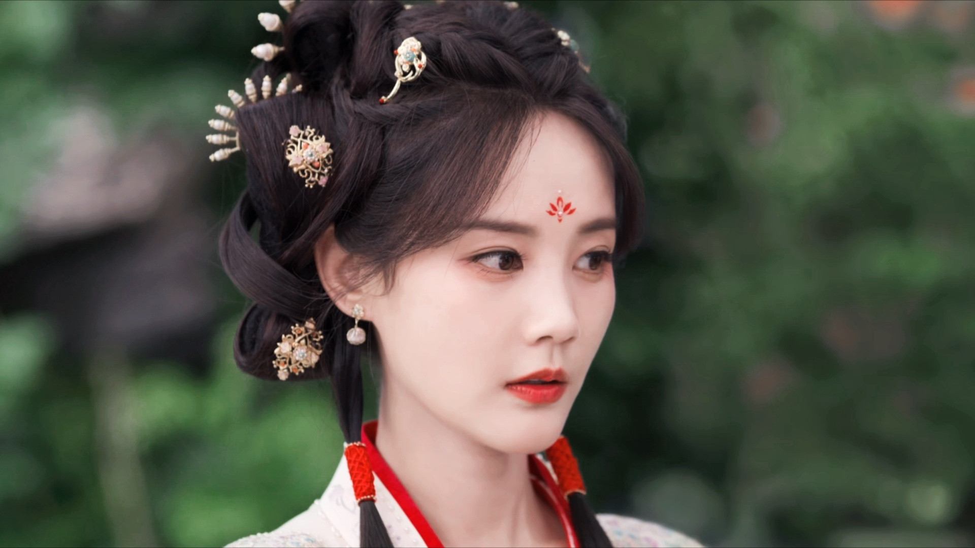 李一桐云秀行《云秀行》前六集刷完了，我有一点碎碎念，咋说呢，好久没看到这么对我胃