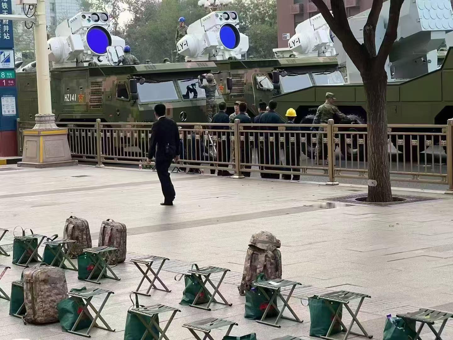 感觉这个舰载高能激光光束导向器的镜头直径比MD一等人的三款舰载激光武器的都要大【