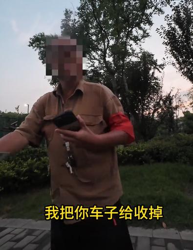 安徽，8岁男孩暑假公园卖冰棍，被公园管理员驱赶，还被没收了冰棍。男孩：“