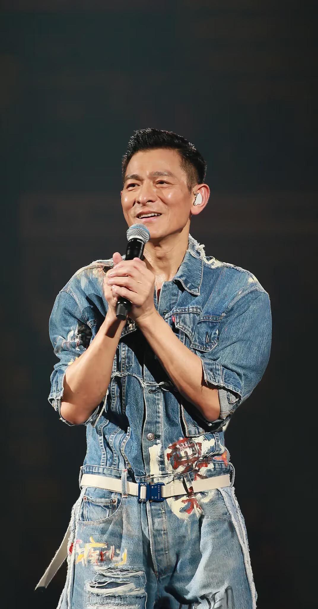 我敢说，刘德华以后肯定很难再开演唱会了，不是因为没人听，也不是因为没实力，而是