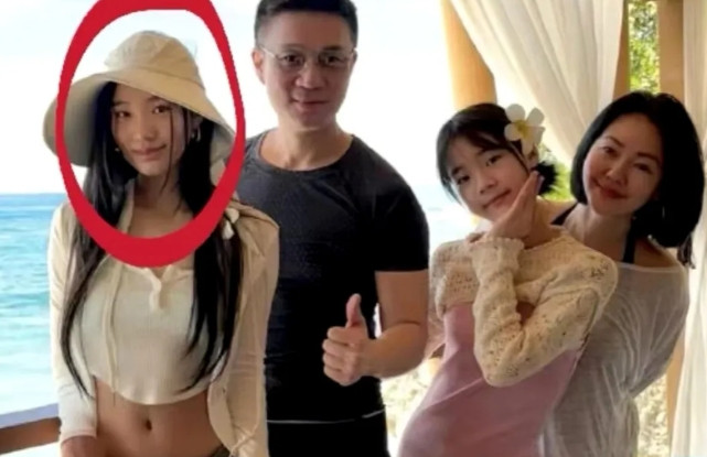 你发现了吗？小S的老公家里都不太在乎小S的女儿们，明明是律师家庭，比较好的书香门