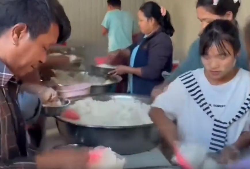 瑞丽工厂的缅甸人是真的能吃！这些在瑞丽是打工的缅甸人，不论男女，个顶个的抱了