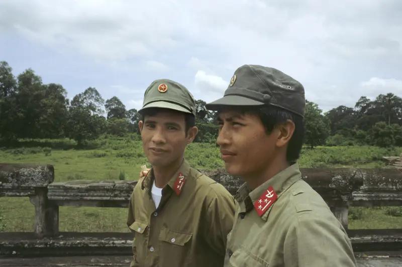 越南人民军的历史脉络其实和近代越南的国运完全绑死了。1944年12月22日刚创