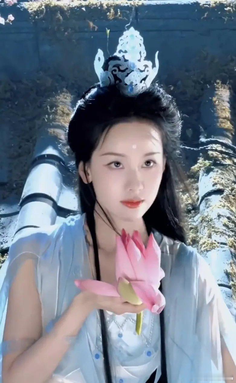 吴磊《剑来》正式杀青🎉剧集去年11月开机，全程拍摄长达6个月，作为顶级修仙群像
