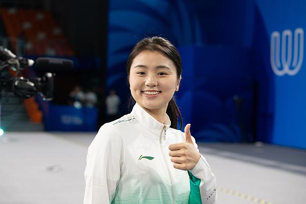 体育人生|自认没天赋, 曾屡败屡战, 白雨露何以成为女子斯诺克世界第一?