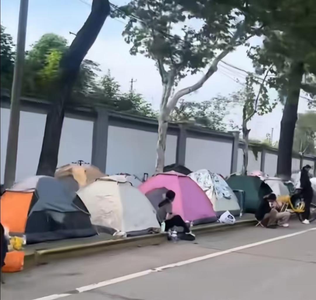 这下好了不光本地人知道了，全国人也都知道了！结果现在彻底傻眼，没人买单了。