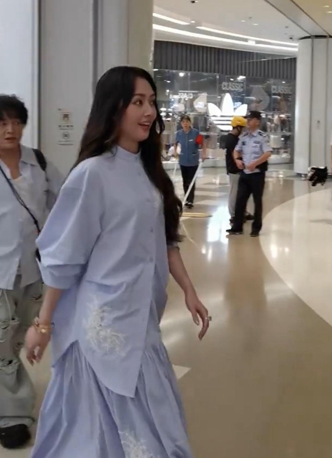 郭碧婷在南昌非遗活动，越来越有富太感，不愧是向太严选。郭碧婷出现在南昌，参加传统
