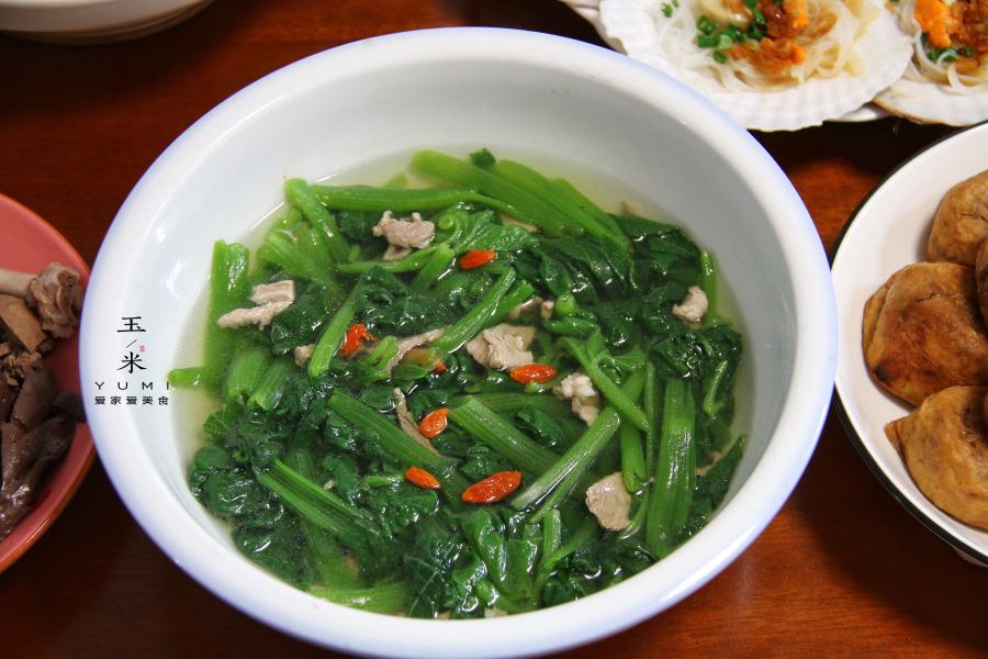 一个人在家吃饭,你会做四个菜吗?一个人在家，别提做菜，就连做饭都不愿意去做，你想