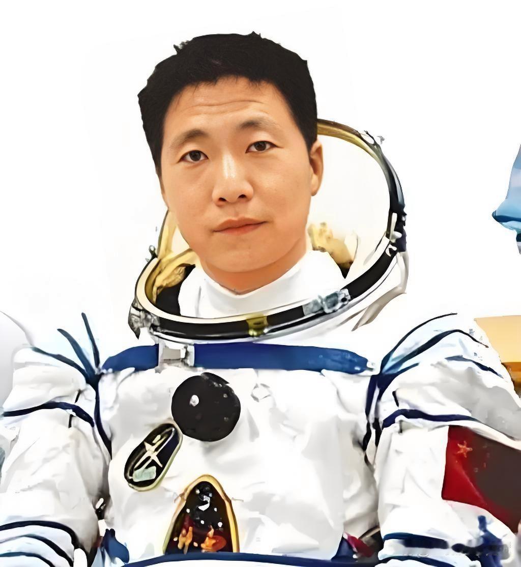 杨利伟为什么后来再也没有登天？其实，他能够活着回到地球就已经是万幸，在他攀登太空