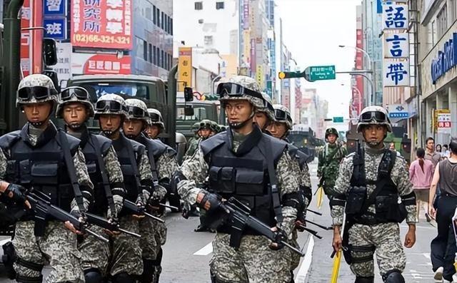 既然美国敢迈这步，中国自然会应对到底，你向台湾地区提供军售，那我们也会公开向非美