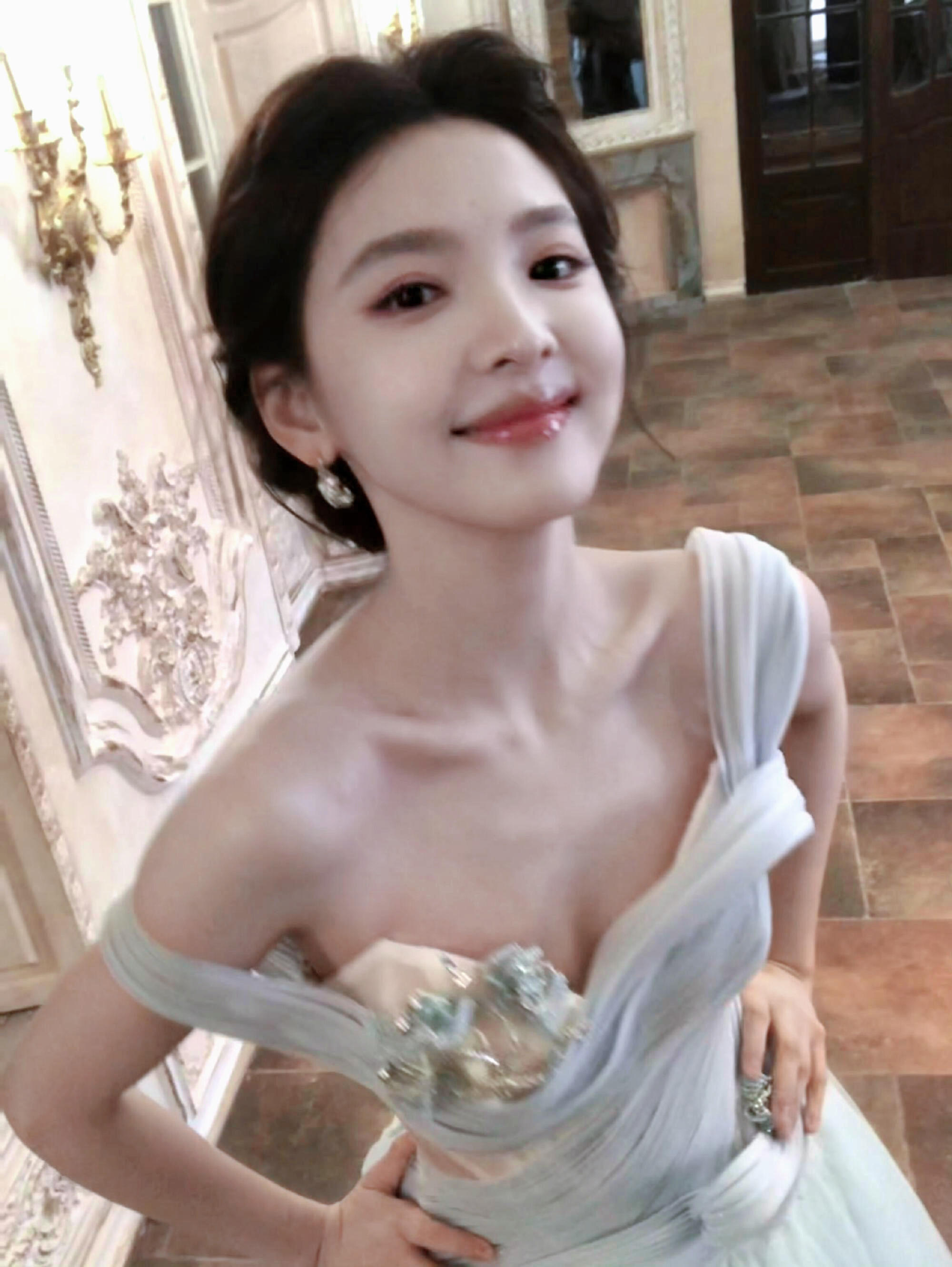 被章若楠这一笑迷住了！✨