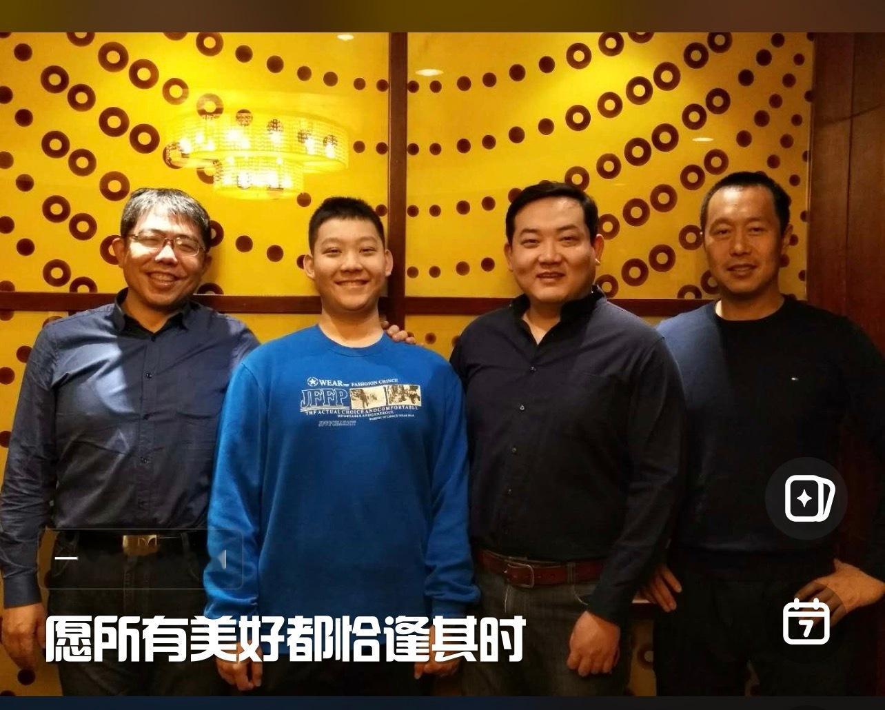 是不是贾宝玉？欧阳那谁！你看像不像？​​​