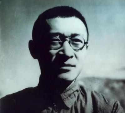 电视剧《浴血荣光》播放结束，关于王稼祥的文章随即出现很多，都注重描写王稼祥的关键