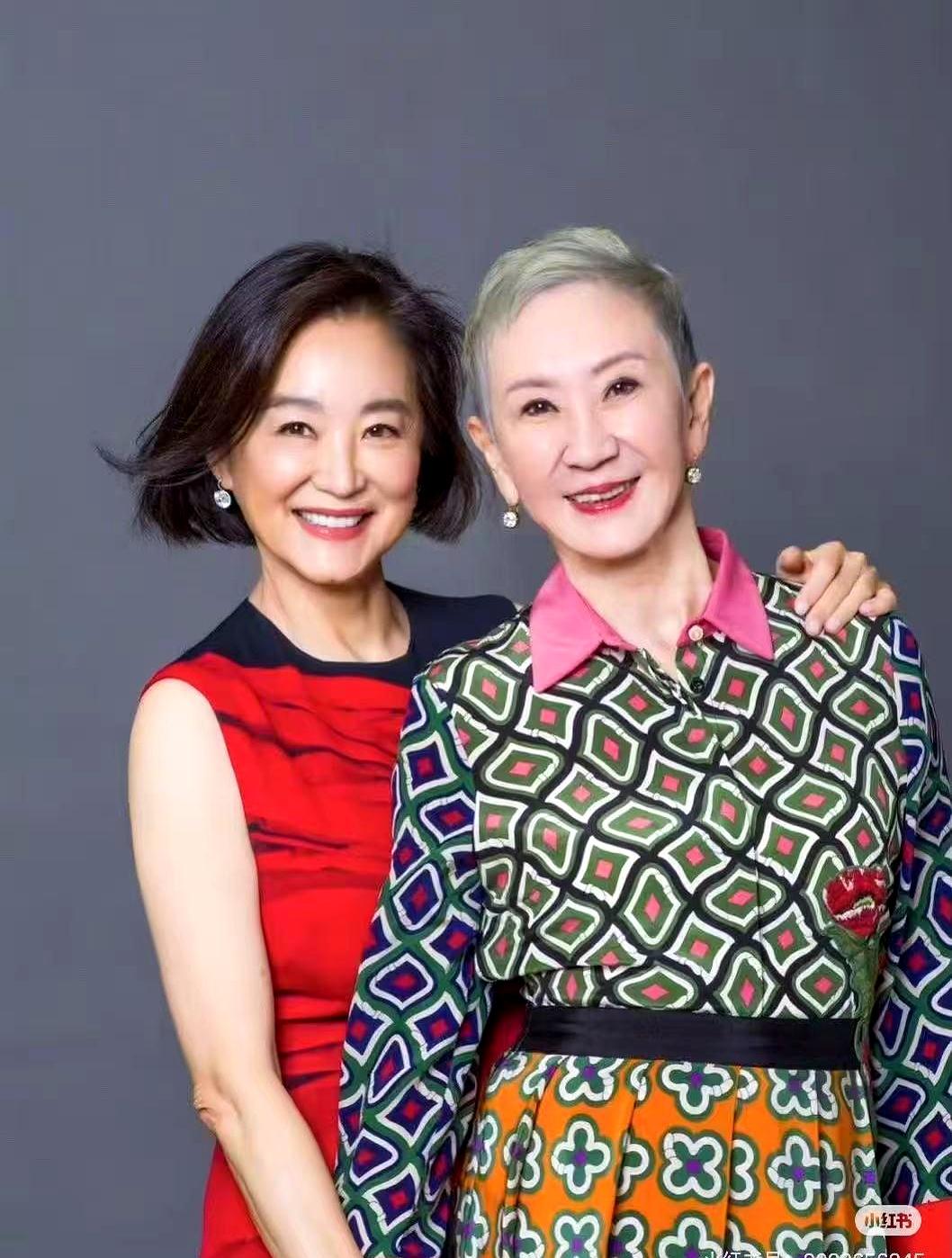在娱乐圈这种“塑料姐妹花”扎堆的地方，真有人能好到同穿一条裤子，还没半分功利心吗