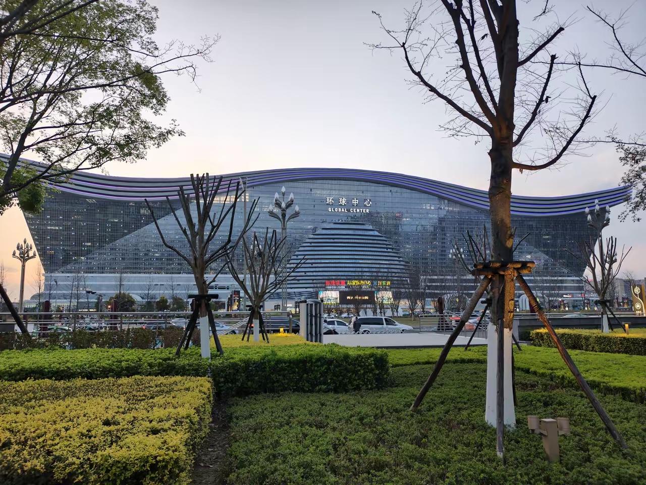 保持身体舒服的10个习惯​1.多走路步子不用快，每天走一走走得多了，腿是