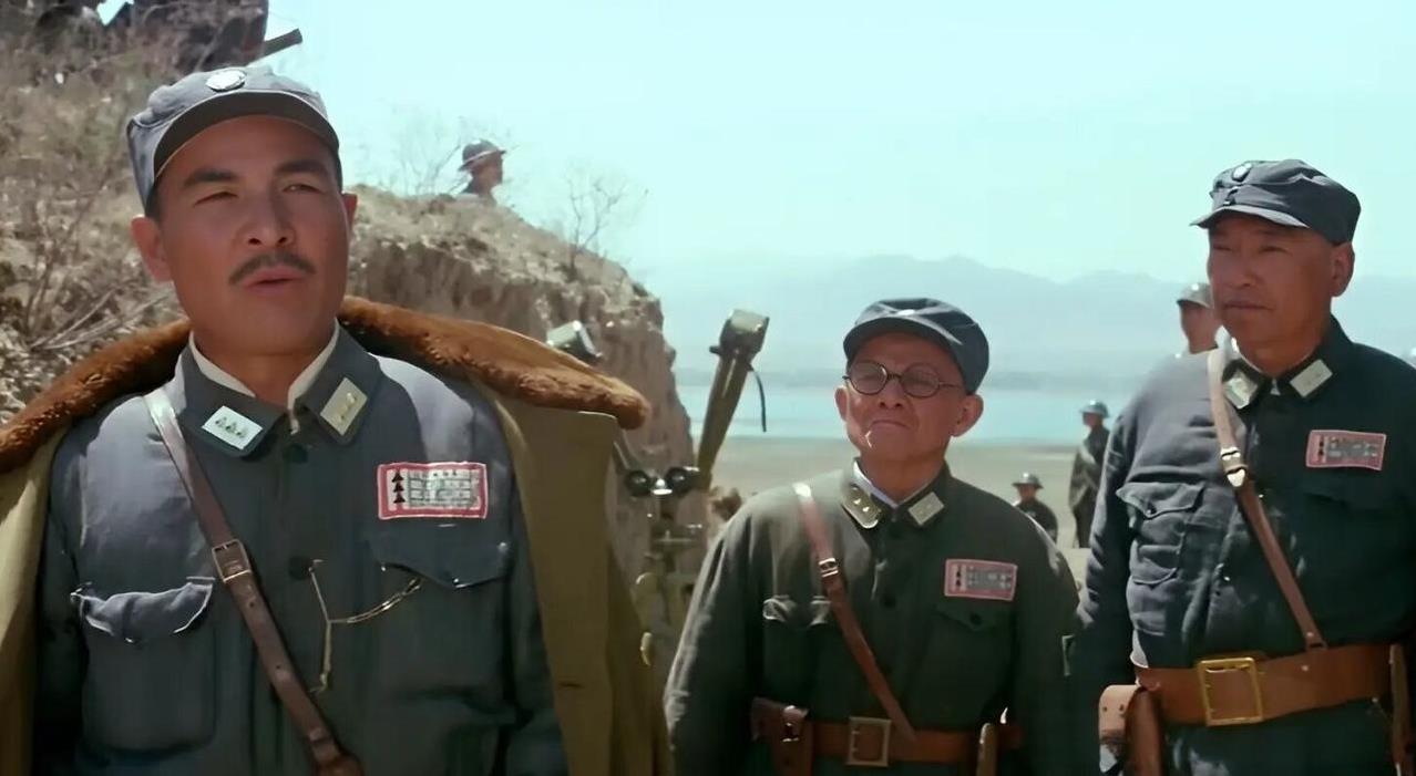 1938年1月24日，韩复榘被特务枪杀。蒋介石训斥戴笠：“怎么向头部开枪了，韩向