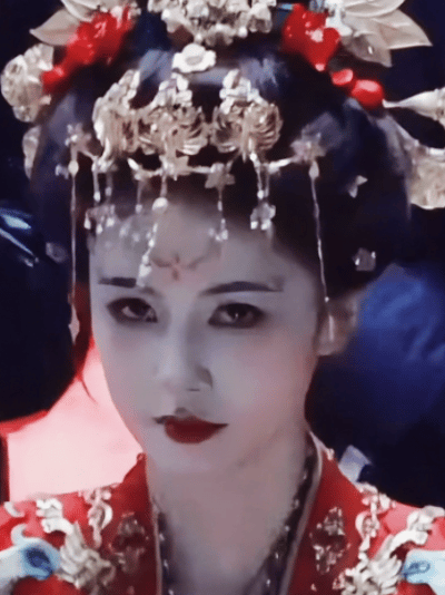 叛逆期？？？她姐贵庚了