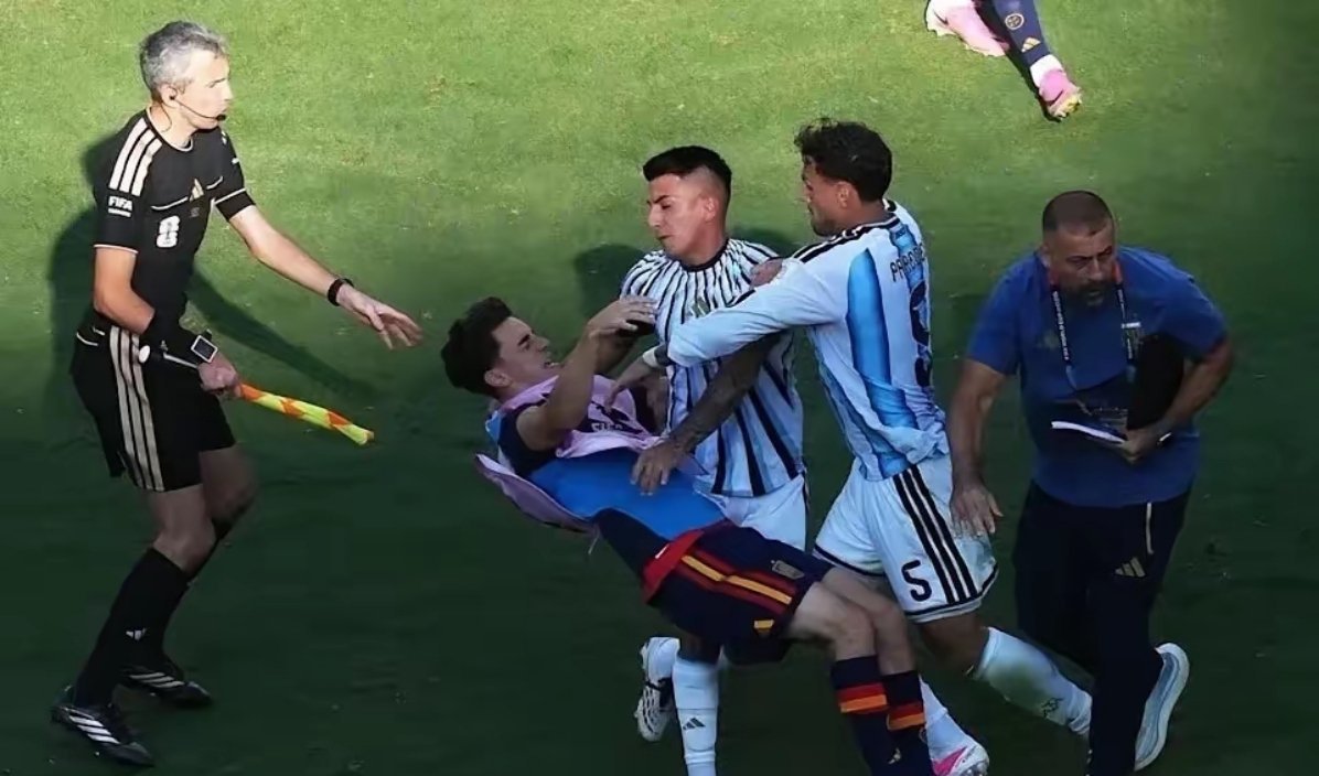 世界杯决赛禁赛处罚出炉FIFA已开出世界杯决赛冲突的最终处罚，帕雷德斯直接被国家