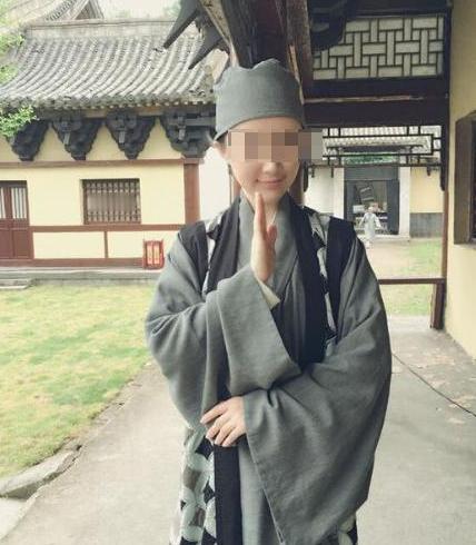 一波未平，一波又起！释永信的事还没完，王欢在六安山里支起佛堂时，连本经