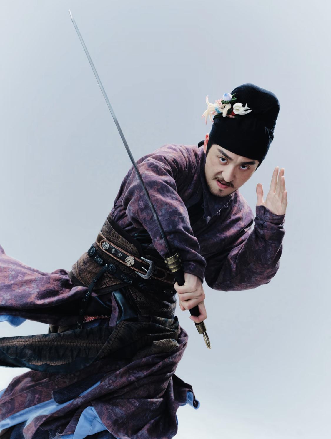 金爷对长玉肯定有心思，但他全部藏起来了。他从心往外接受不了谢征从赘婿变成武安