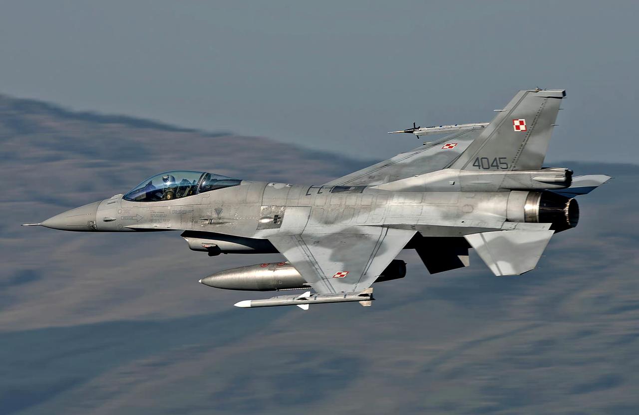 4000架F-16，掉了快700架；F-35单发结构重演宿命，刚刚起飞就瞬间爆掉