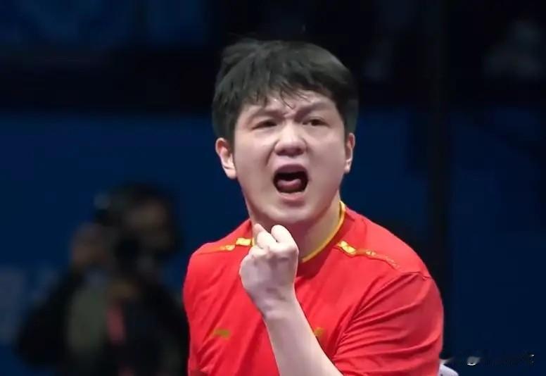 樊振东太轻敌了，打别人也就算了，打王楚钦居然也不热身！双打都快结束，该他上